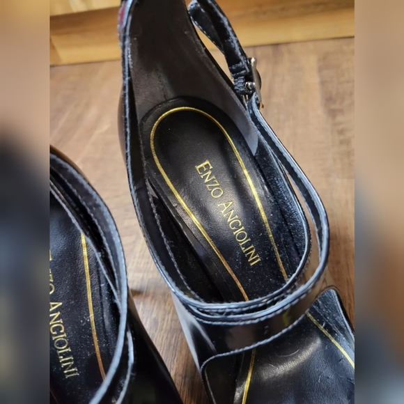 Enzo Angiolini cross strap pointy toe pumps - Picture 4 of 9